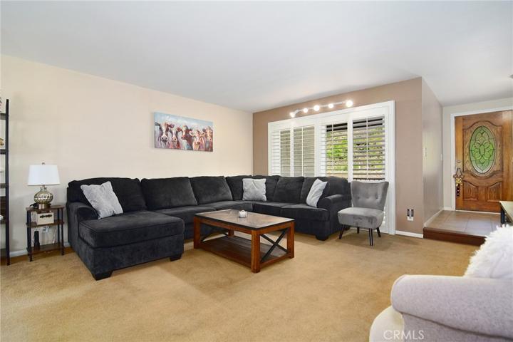 9763 Via Nola, Burbank, California 91504