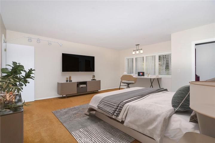 9763 Via Nola, Burbank, California 91504