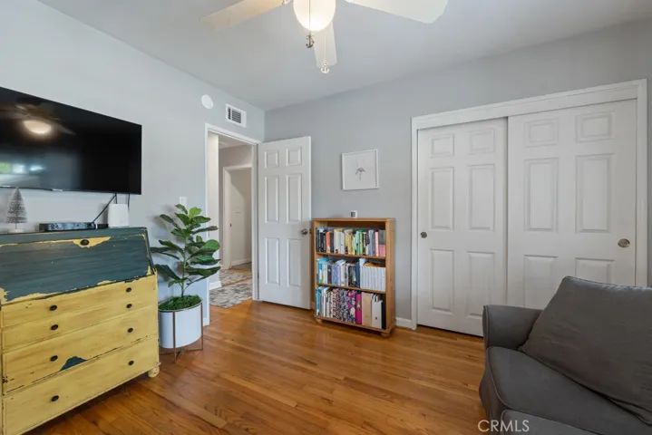 6880 East 10th Street, Long Beach, California 90815