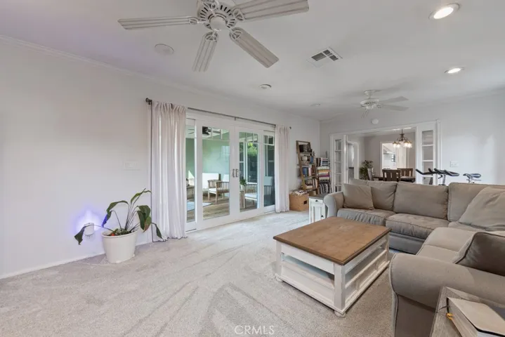6880 East 10th Street, Long Beach, California 90815