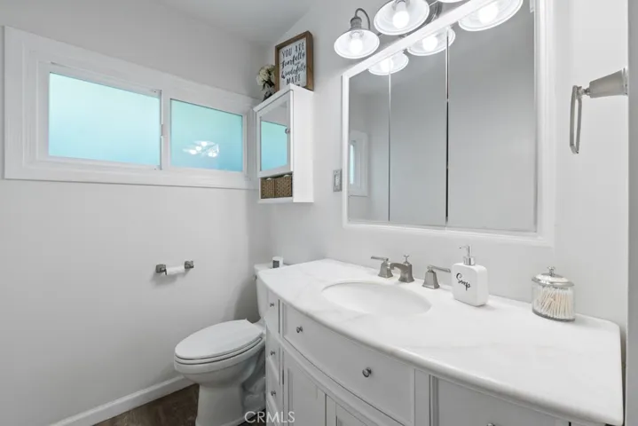 6880 East 10th Street, Long Beach, California 90815