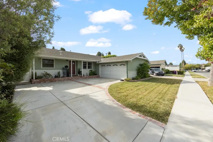 6880 East 10th Street, Long Beach, California 90815