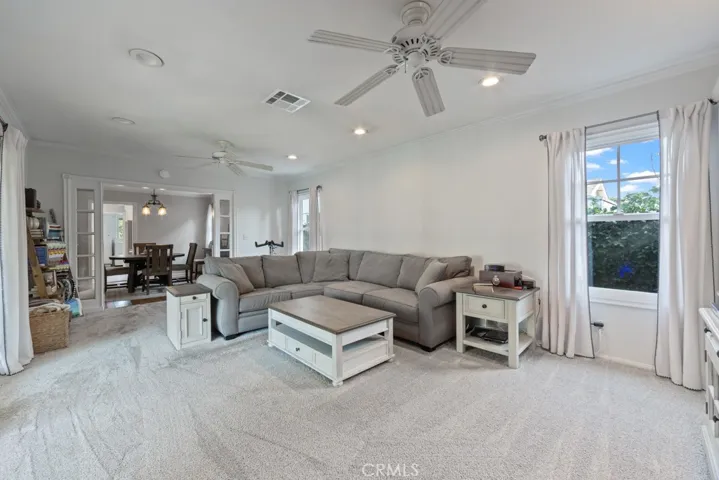 6880 East 10th Street, Long Beach, California 90815