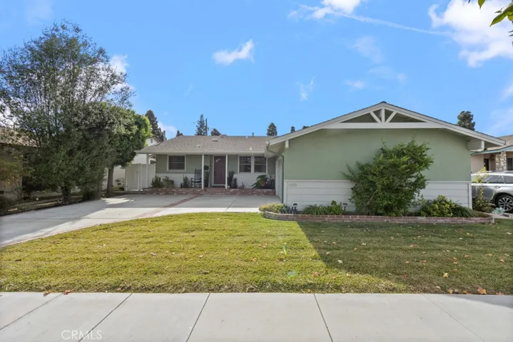 6880 East 10th Street, Long Beach, California 90815