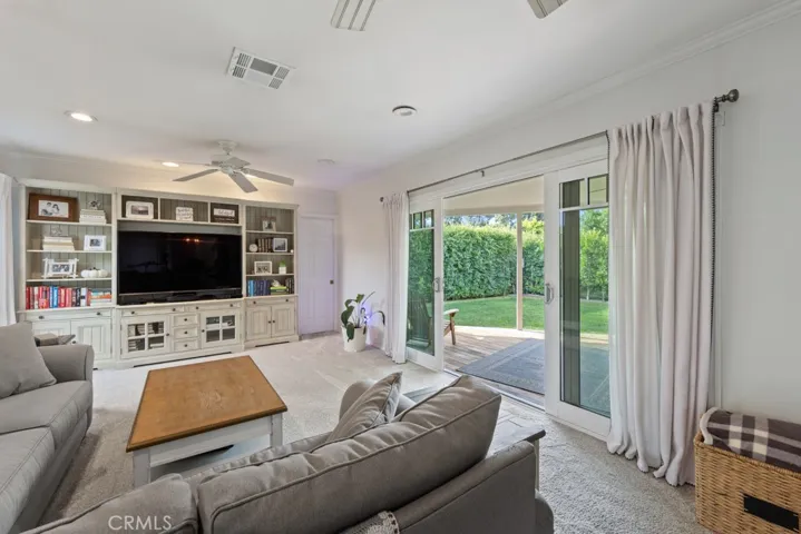 6880 East 10th Street, Long Beach, California 90815