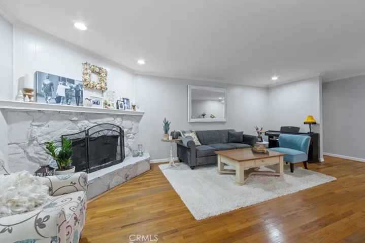 6880 East 10th Street, Long Beach, California 90815