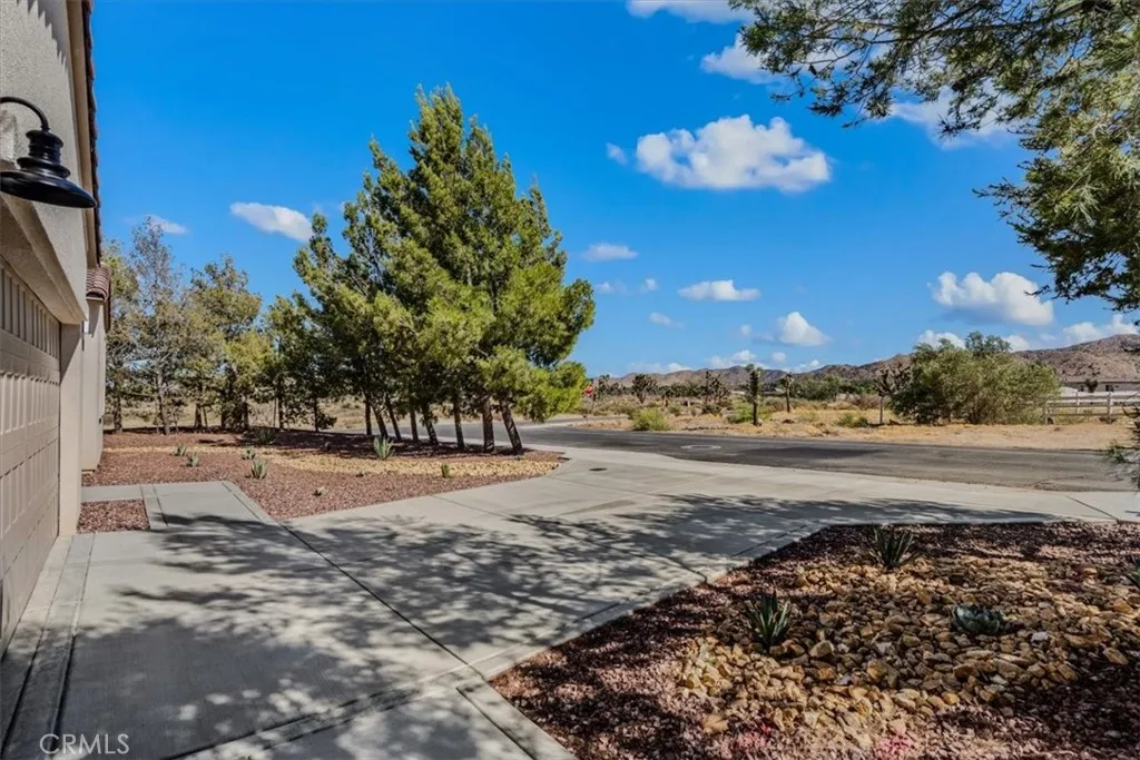 56250 Nez Perce Trail, Yucca Valley, California 92284 home-pic-46