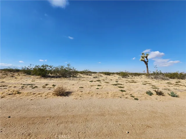 7 Cougar Street, Adelanto, California 92301
