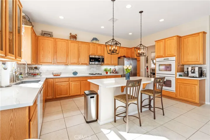 Cabinets Galore with Pull-Out Drawers in Lower Cabinets