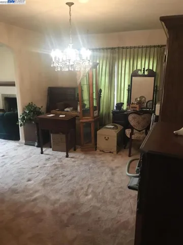 300 Oakes Dr., San Leandro, California 94577
