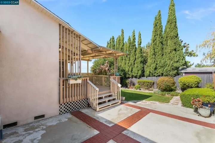 3160 D Street, Hayward, California 94541