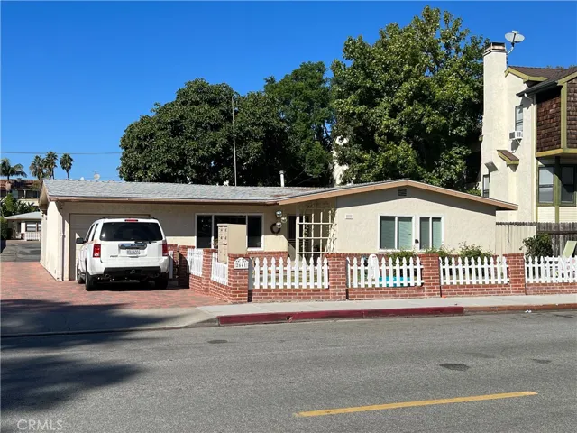 2641 Elden Avenue, Costa Mesa, California 92627