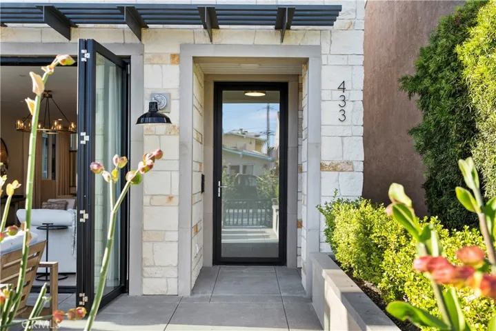 433 Goldenrod Avenue, Corona Del Mar, California 92625