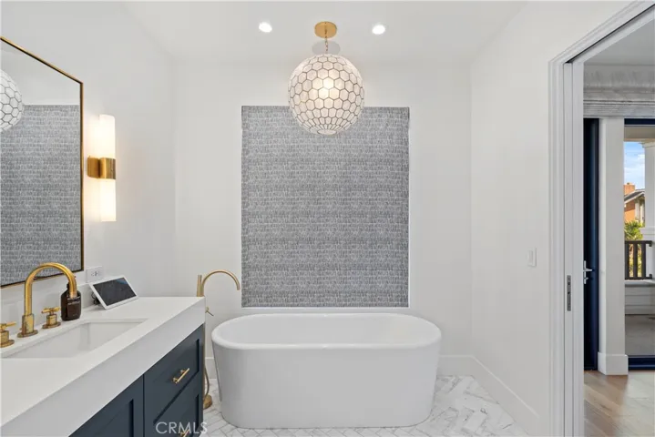 Primary bath with soaking tub