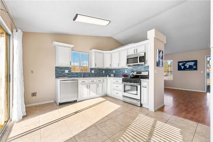 1056 Wedgewood Avenue, Rosamond, California 93560