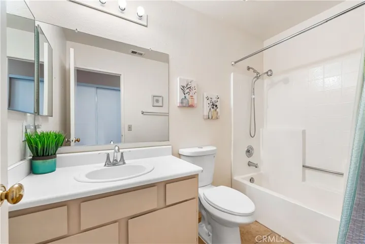 1056 Wedgewood Avenue, Rosamond, California 93560