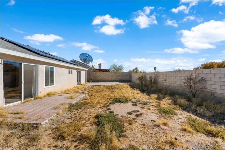 1056 Wedgewood Avenue, Rosamond, California 93560