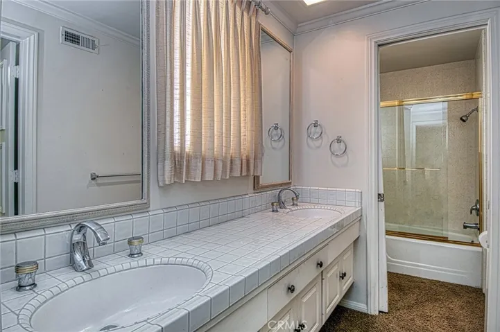 25 Linda Isle, Newport Beach, California 92660