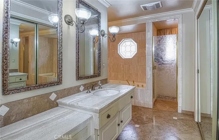 25 Linda Isle, Newport Beach, California 92660