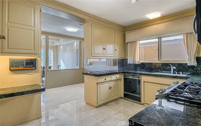 25 Linda Isle, Newport Beach, California 92660
