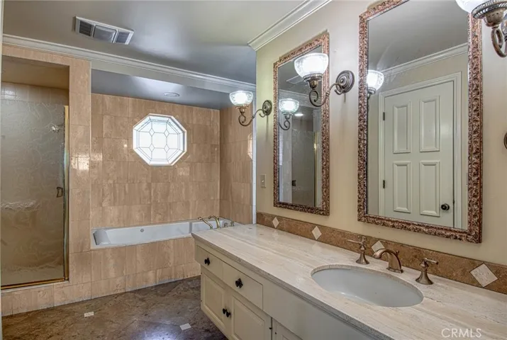 25 Linda Isle, Newport Beach, California 92660