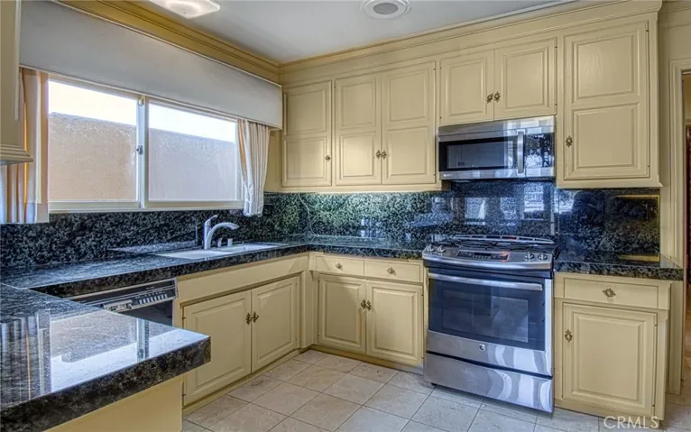 25 Linda Isle, Newport Beach, California 92660