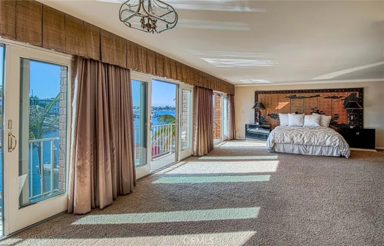 25 Linda Isle, Newport Beach, California 92660