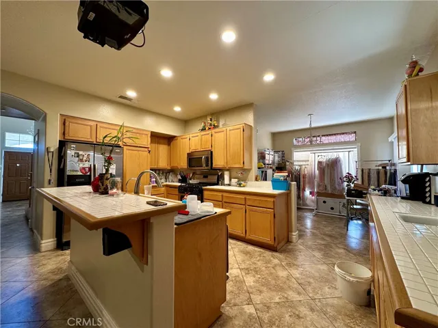 12324 Santiago Court, Victorville, California 92392