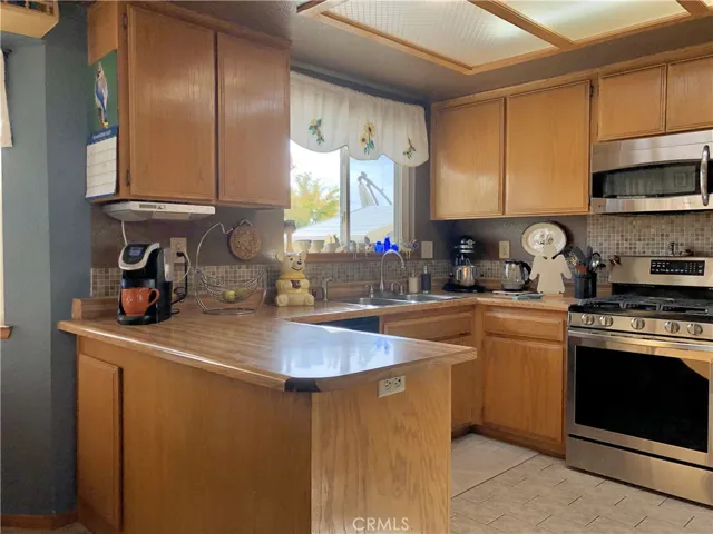 11329 Otowi Road, Apple Valley, California 92308