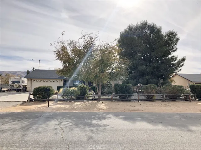 11329 Otowi Road, Apple Valley, California 92308