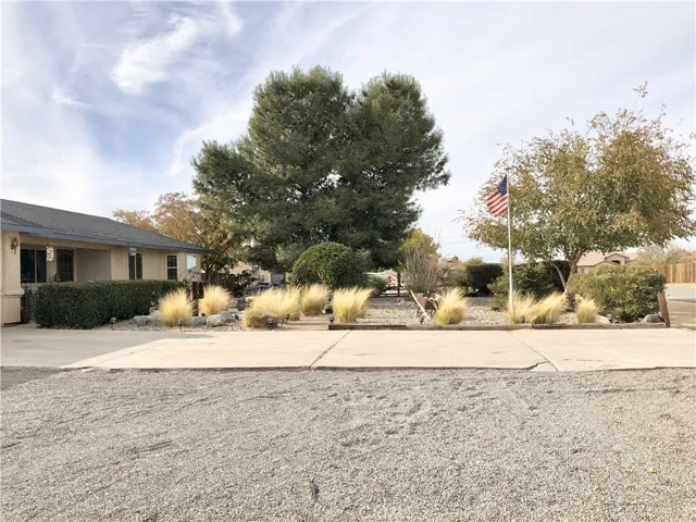 11329 Otowi Road, Apple Valley, California 92308