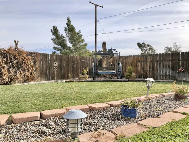 11329 Otowi Road, Apple Valley, California 92308