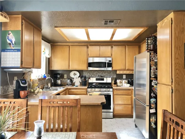 11329 Otowi Road, Apple Valley, California 92308