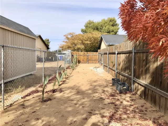 11329 Otowi Road, Apple Valley, California 92308