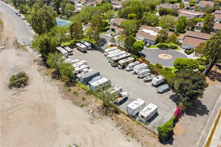 RV/Boat Parking - small extra fee - wait list