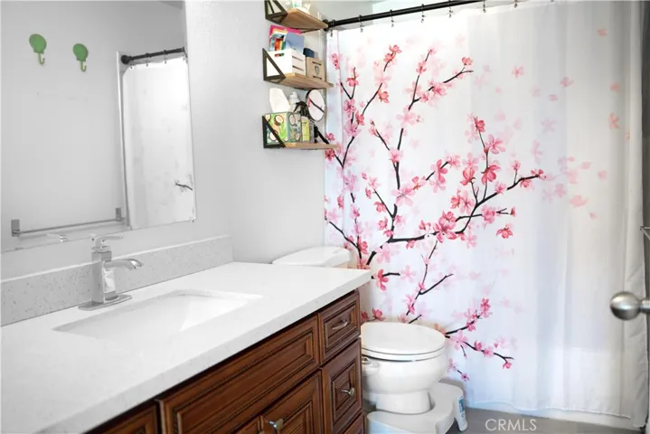 6140 Rugby Avenue 323, Huntington Park, California 90255