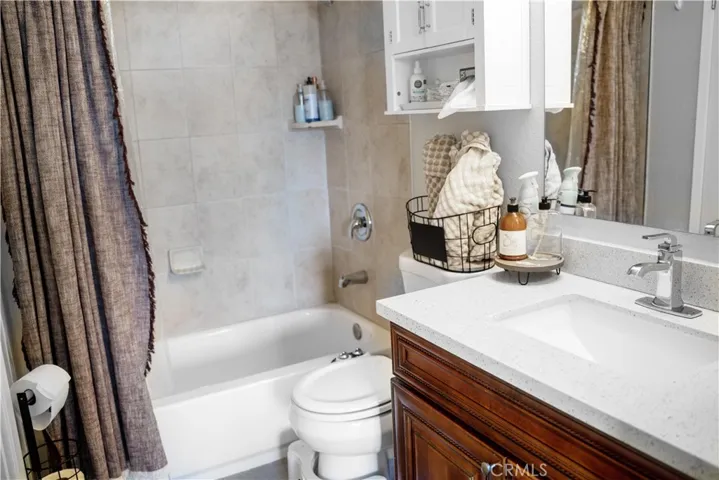 6140 Rugby Avenue 323, Huntington Park, California 90255