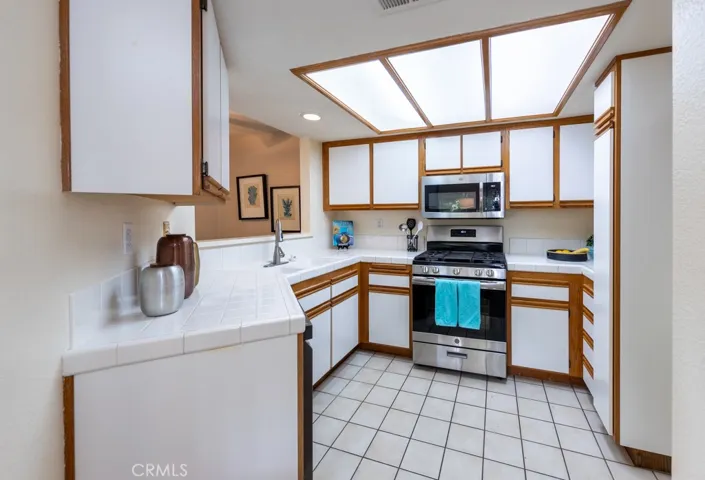 1094 S Sundance Drive, Anaheim Hills, California 92808