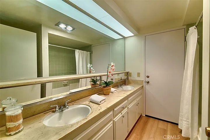 1525 E San Alano Avenue, Orange, California 92865
