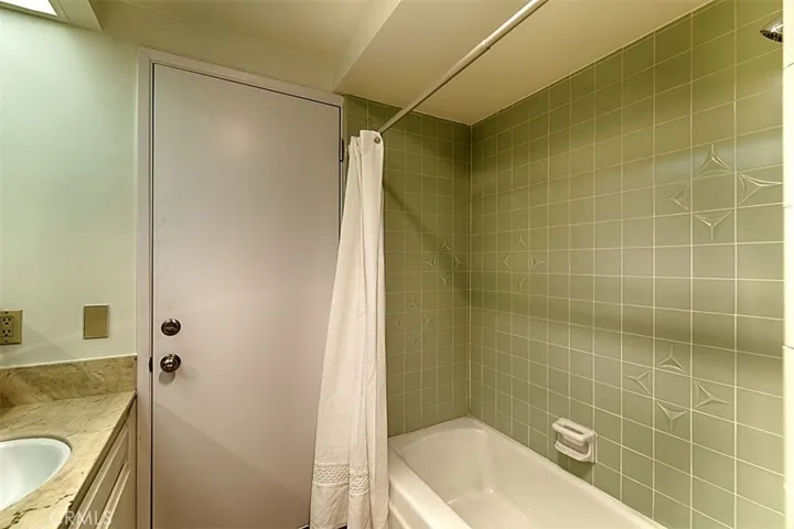 1525 E San Alano Avenue, Orange, California 92865