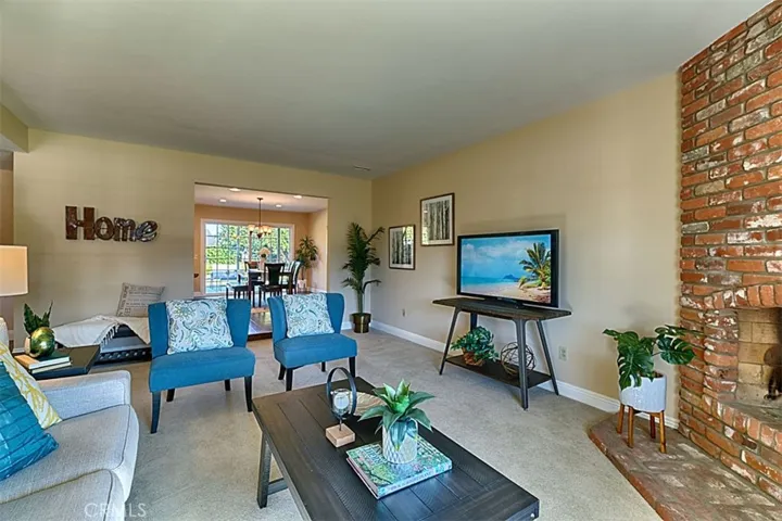 1525 E San Alano Avenue, Orange, California 92865