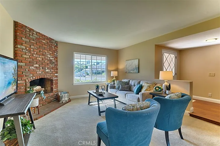 1525 E San Alano Avenue, Orange, California 92865