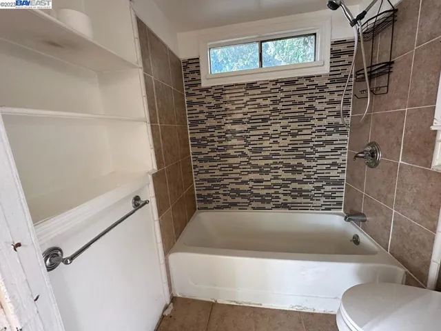 1672 Broadway Street, Vallejo, California 94590-2400