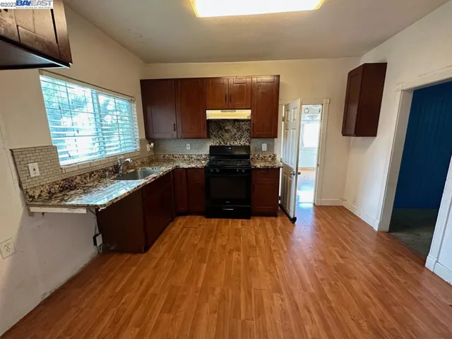 1672 Broadway Street, Vallejo, California 94590-2400