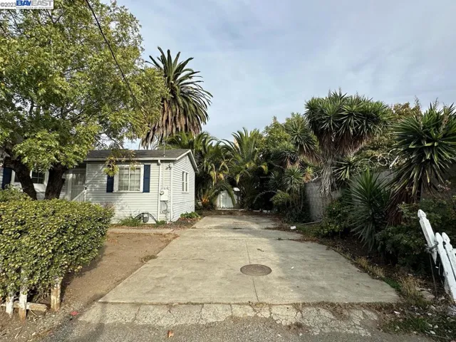 1672 Broadway Street, Vallejo, California 94590-2400