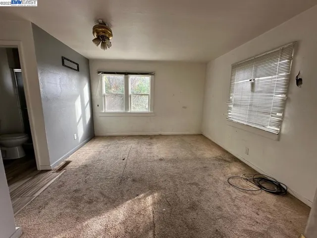 1672 Broadway Street, Vallejo, California 94590-2400