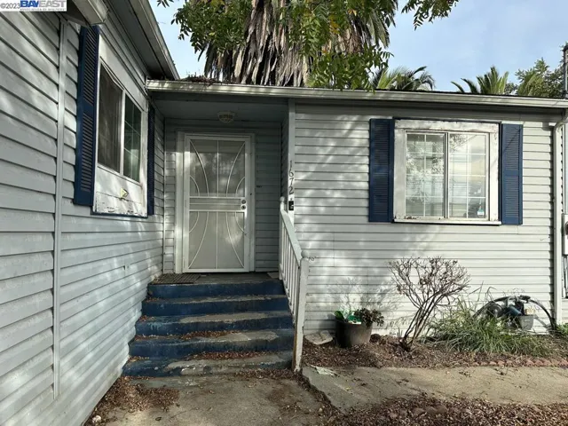 1672 Broadway Street, Vallejo, California 94590-2400