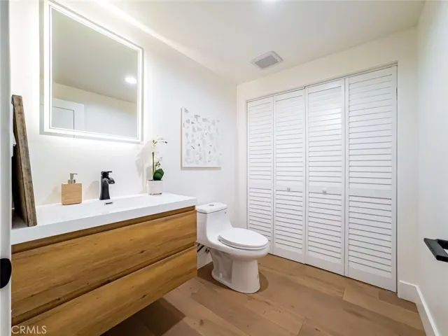 4766 La Villa Marina F, Marina Del Rey, California 90292