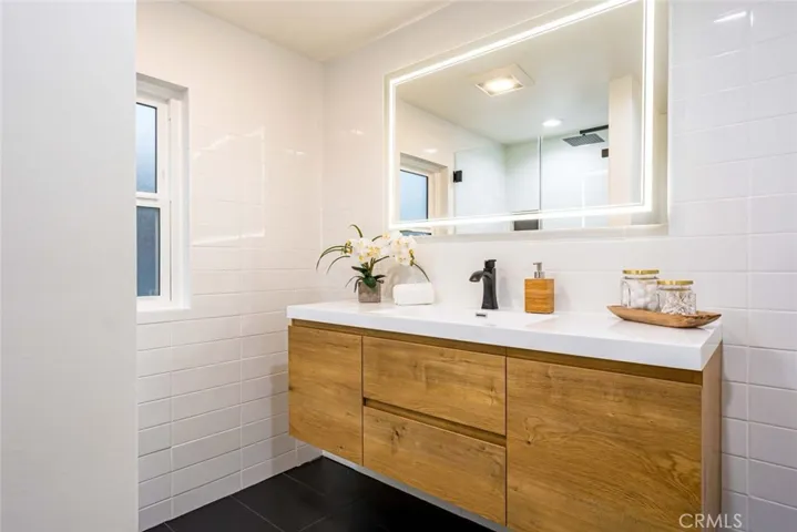 4766 La Villa Marina F, Marina Del Rey, California 90292