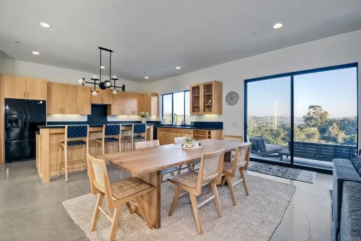 1886 Carriage Lane, Fallbrook, California 92028